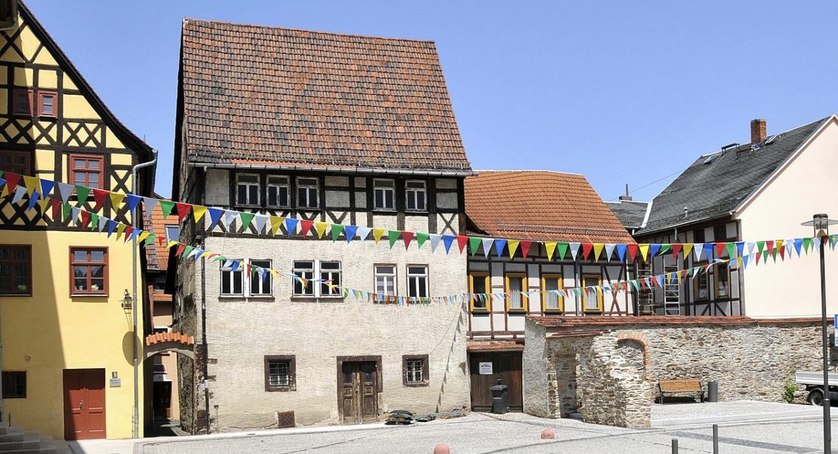 Neustadt an der Orla - Kirchvorplatz